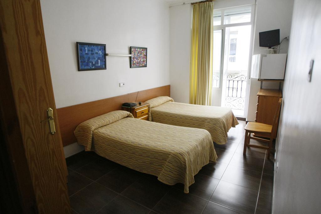 Hostal San Fernando - Alicante — Fotos 3