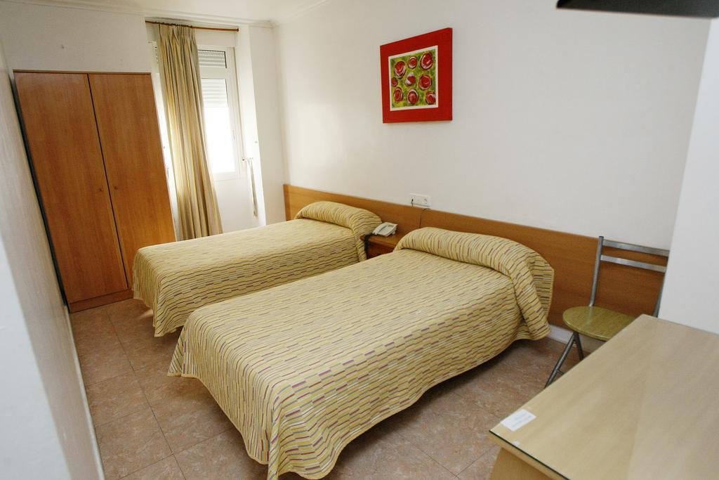 Hostal San Fernando - Alicante — Fotos 2